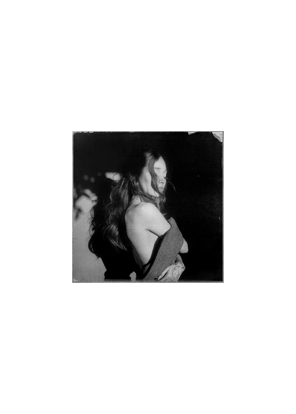 Ariana Grande - petal - Image 9